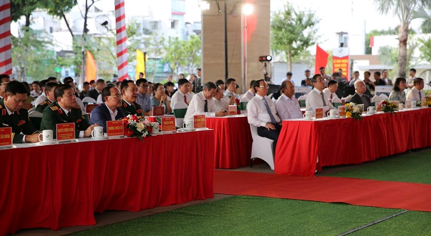 Các đại biểu tham dự buổi lễ