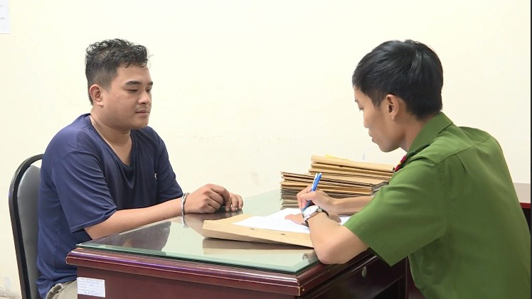 Tin tức
