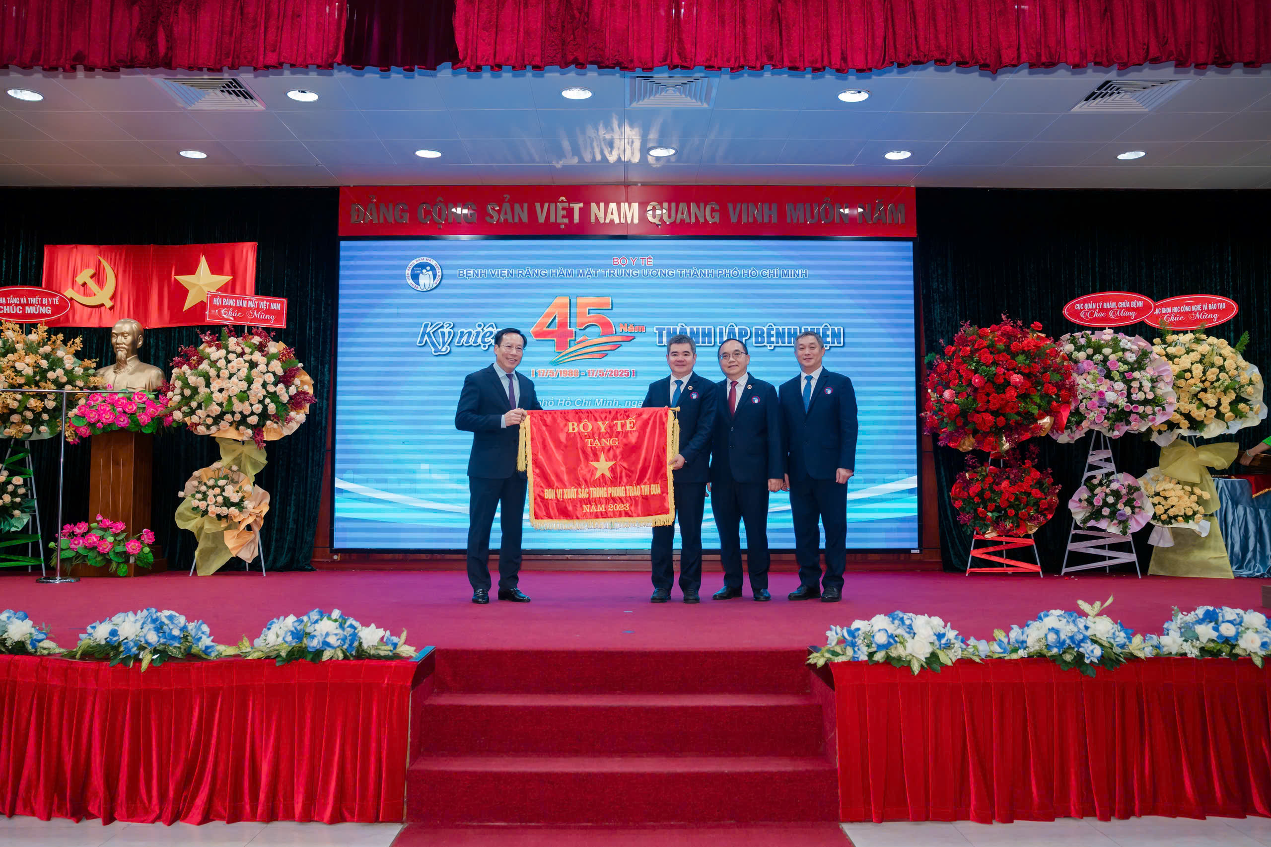 Tin tức